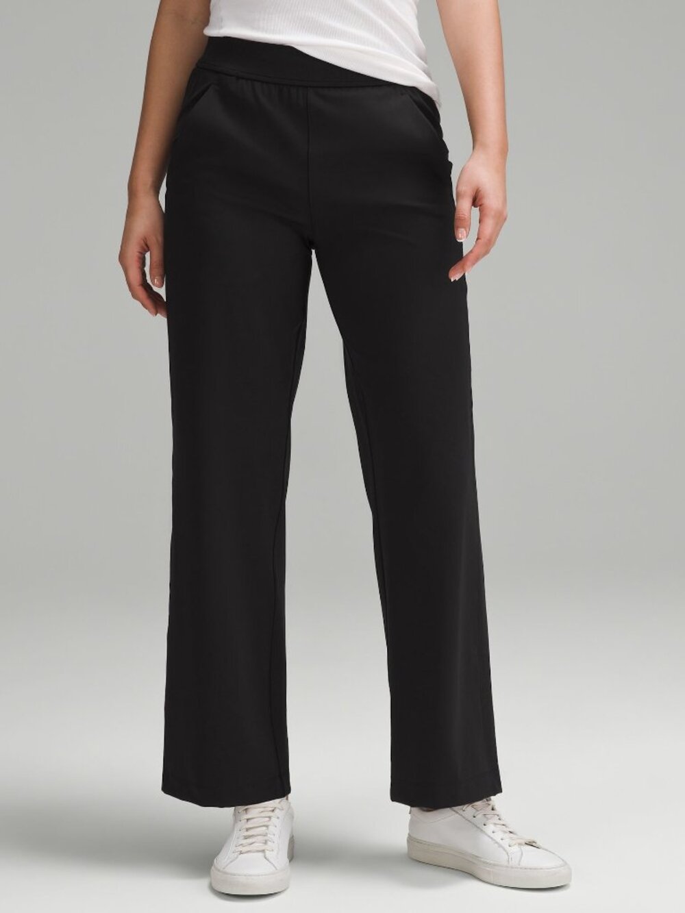 Lululemon. Luxtreme Wide-Leg Pull-On Mid-Rise Pants. Black. Medium. Asia Fit.